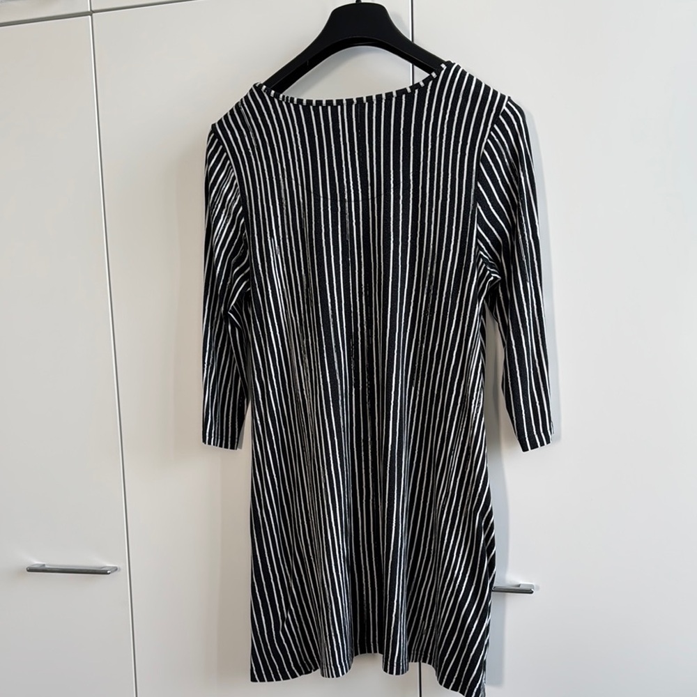 Nordic Tricot by Ivana Helsinki Mini Black White Striped Dress with 3/4 Sleeves - Picture 12 of 14
